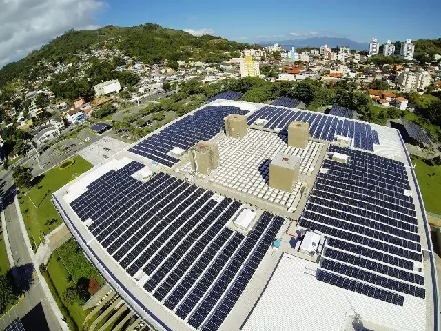 Usina solar Magawatt Solar